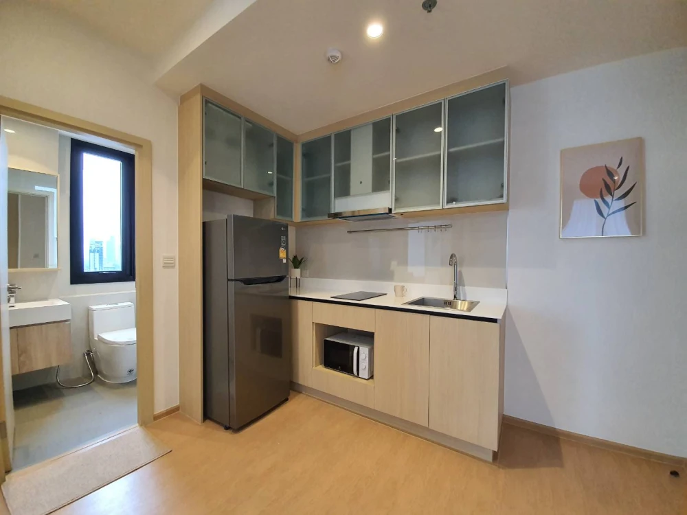 For rent!! Condo Maru Ekkamai 2, 14th floor, fully furnished, ready to move in. Don't miss out!!