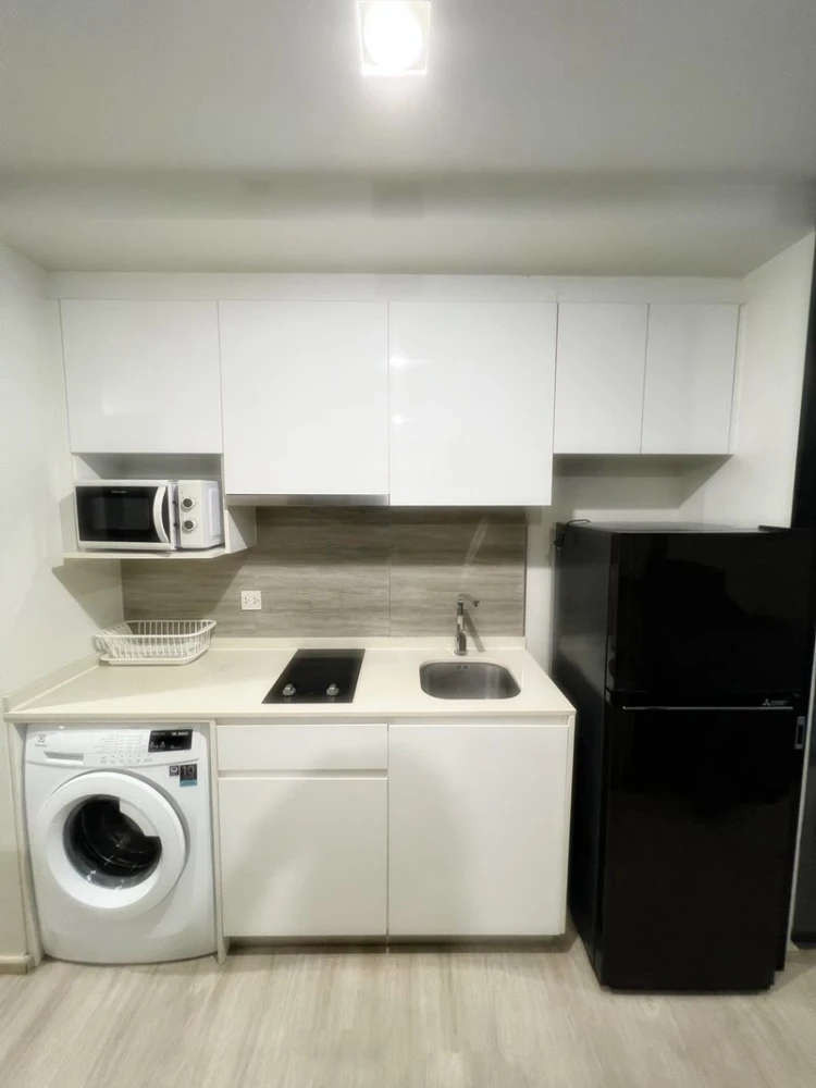 For rent!! Condo Maestro 02 Ruamrudee (Pet friendly) Fully furnished, ready to move in immediately, hurry and book now!!
