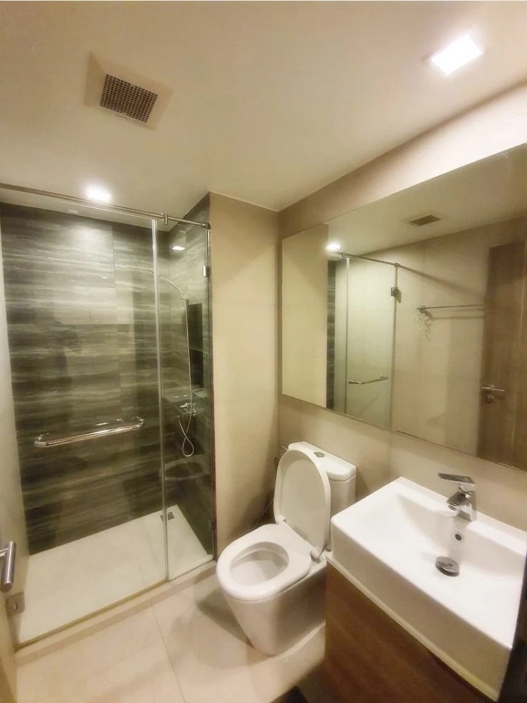 For rent!! Condo Maestro 02 Ruamrudee (Pet friendly) Fully furnished, ready to move in immediately, hurry and book now!!