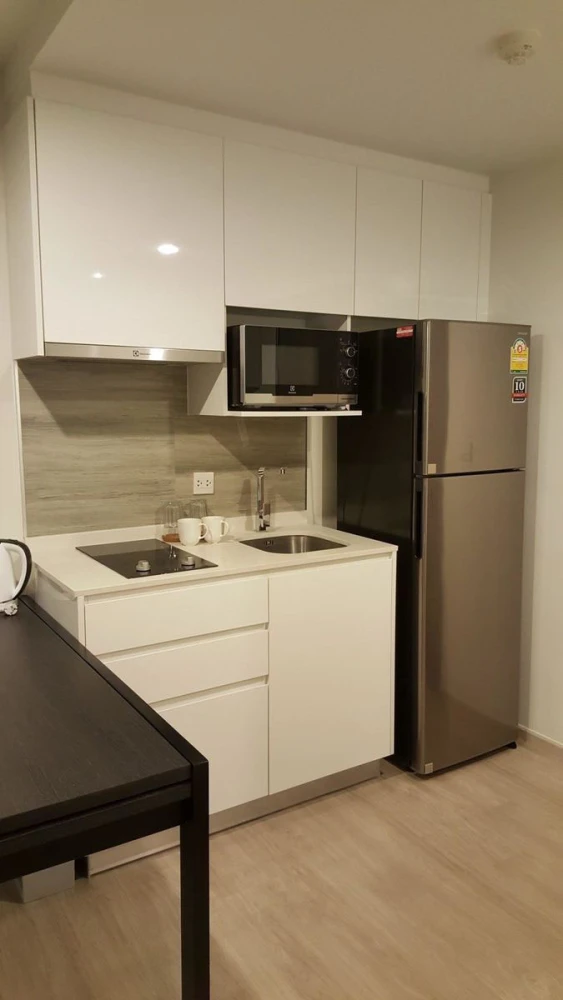 For rent!! Condo Maestro 02 Ruamrudee, beautiful room, fully furnished, very livable, don't miss it!!