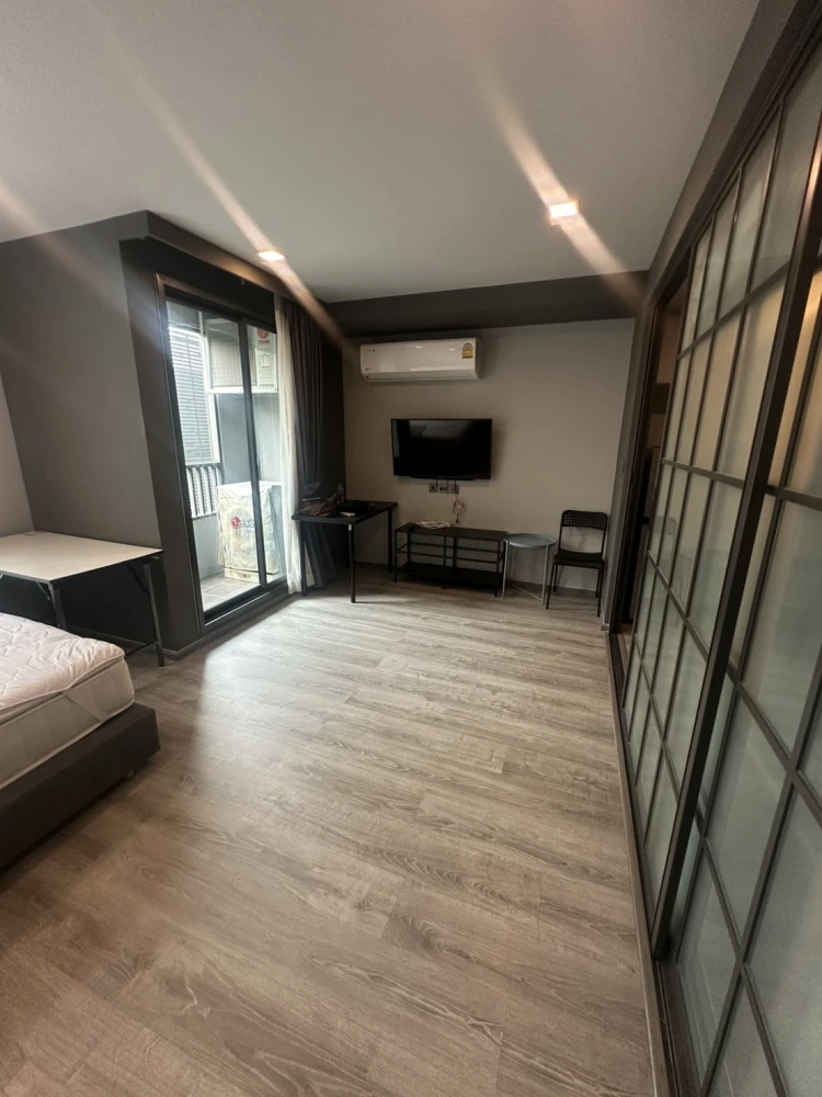 Condo for rent, Maestro Ratchada 19 rooms are ready to move in. Fully furnished, convenient to travel, hurry up and book now!!