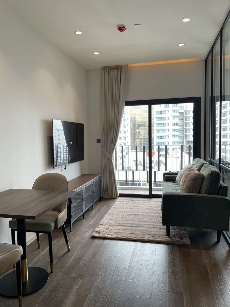 For rent!! Condo Muniq Sukhumvit 23, 20th floor, open view, beautiful room, fully furnished, convenient transportation, don't miss it!!
