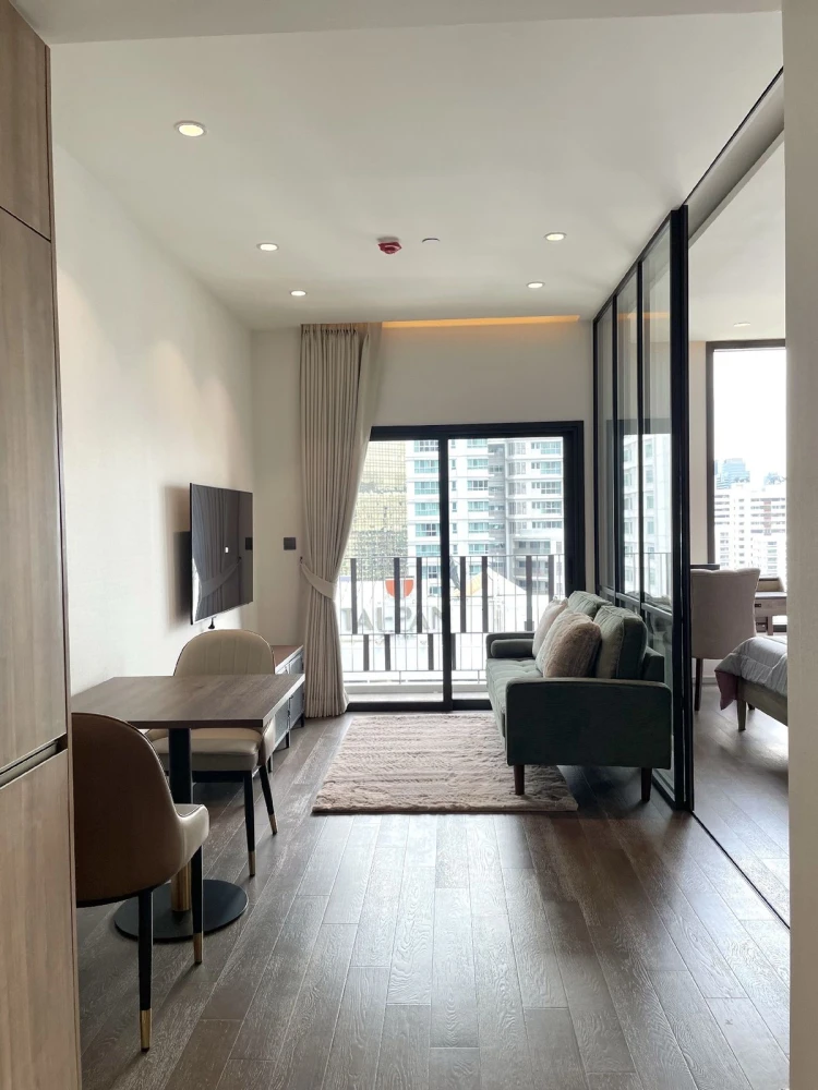 For rent!! Condo Muniq Sukhumvit 23, 20th floor, open view, beautiful room, fully furnished, convenient transportation, don't miss it!!