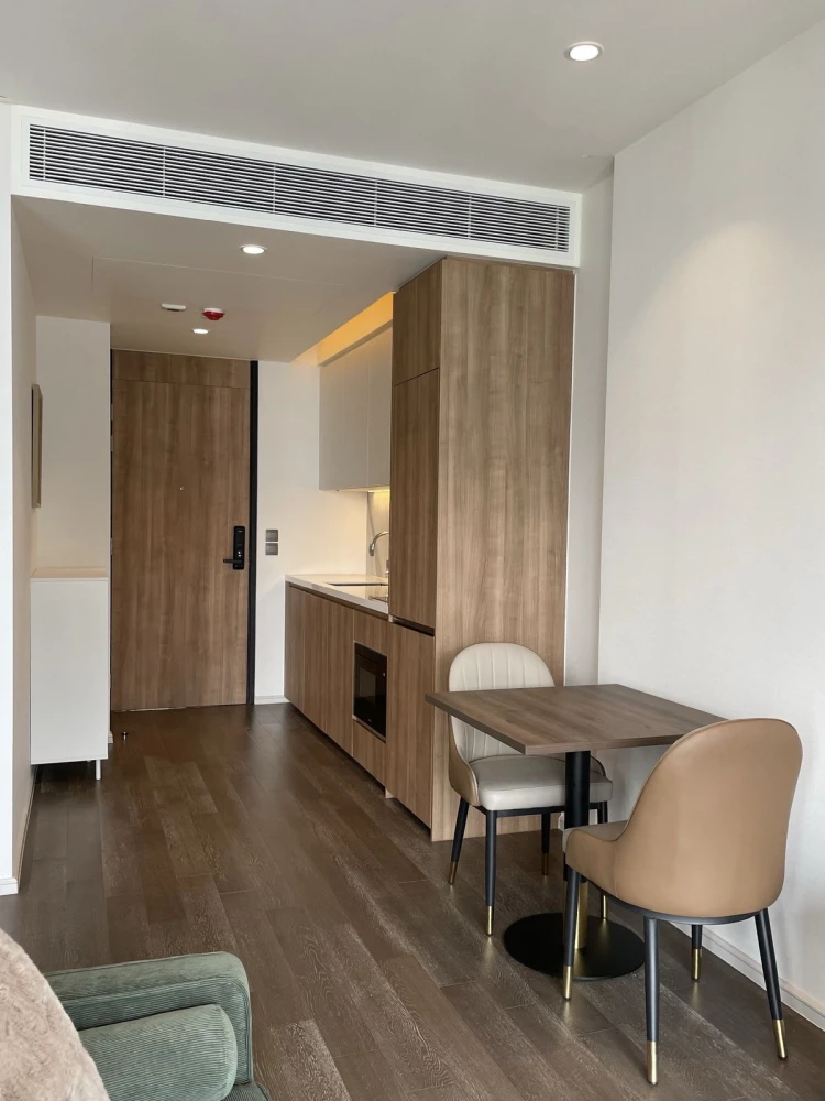 For rent!! Condo Muniq Sukhumvit 23, 20th floor, open view, beautiful room, fully furnished, convenient transportation, don't miss it!!