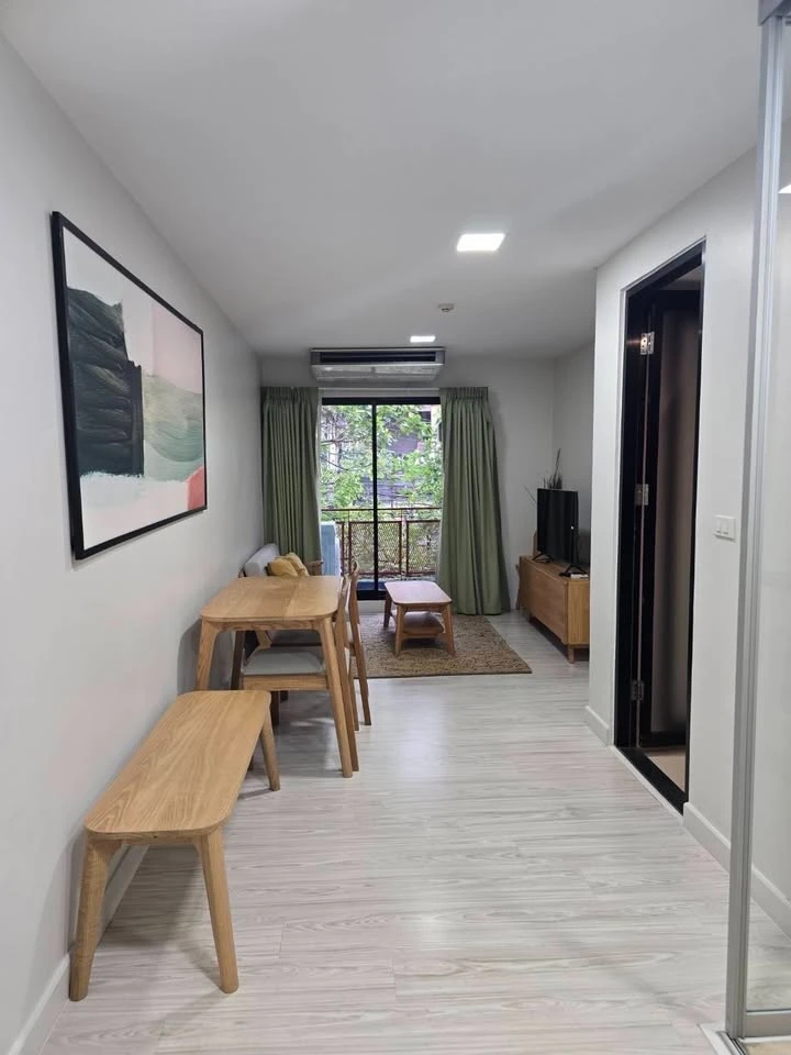 For rent, stylish condo @ Sukhumvit-Bangna, tree view, shady and comfortable, full facilities, just bring your bags and move in!!