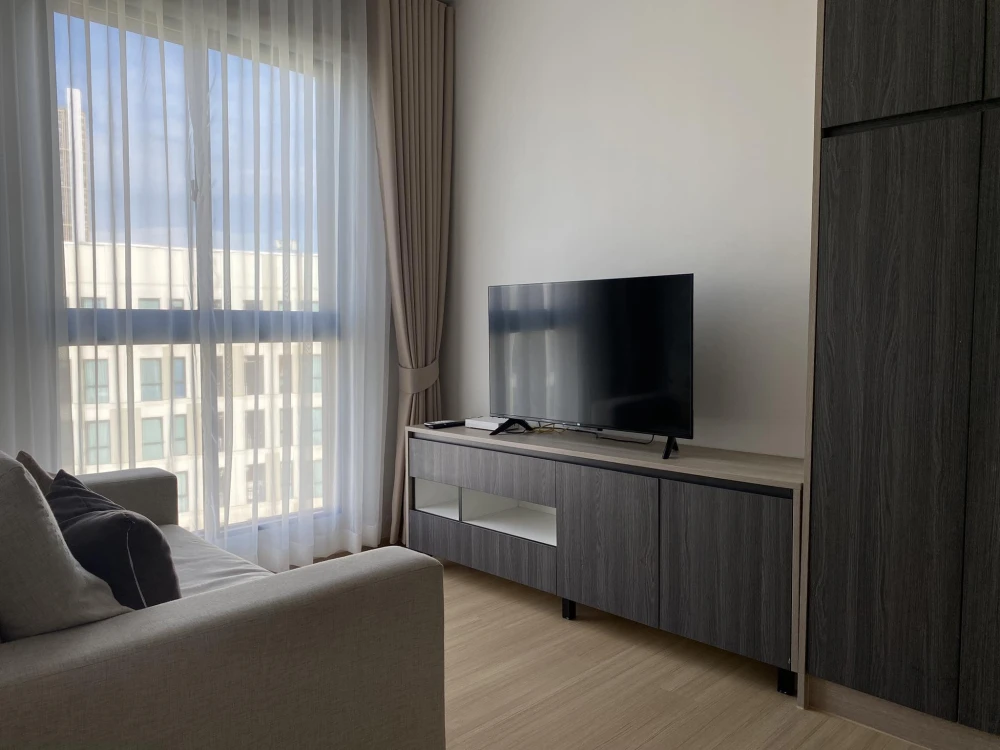 For rent!! Condo Unio Sukhumvit 72, 8th floor, swimming pool view, beautiful room, ready to move in, convenient transportation, don't miss it!!