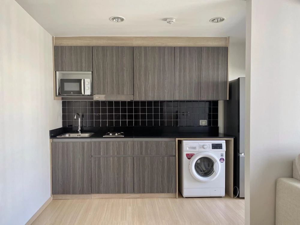 For rent!! Condo Unio Sukhumvit 72, 8th floor, swimming pool view, beautiful room, ready to move in, convenient transportation, don't miss it!!