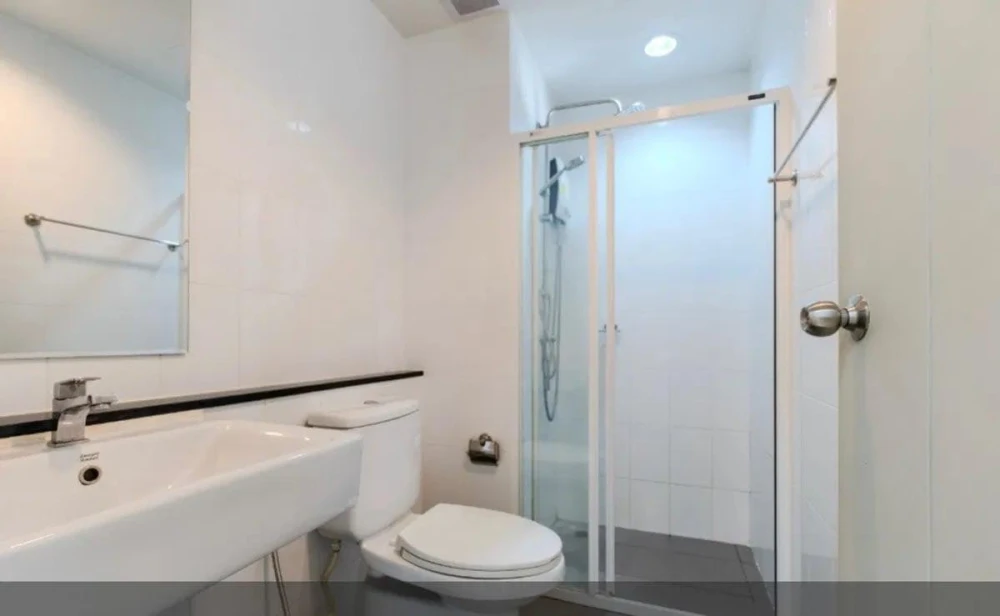 For rent!! Condo Unio Sukhumvit 72, 8th floor, swimming pool view, beautiful room, ready to move in, convenient transportation, don't miss it!!