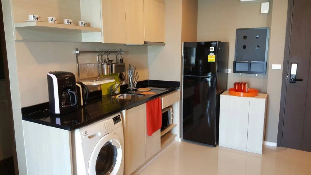 Condo for rent, Rhythm Sathorn - Narathiwat, beautiful room, clean, spacious, ready to move in.
