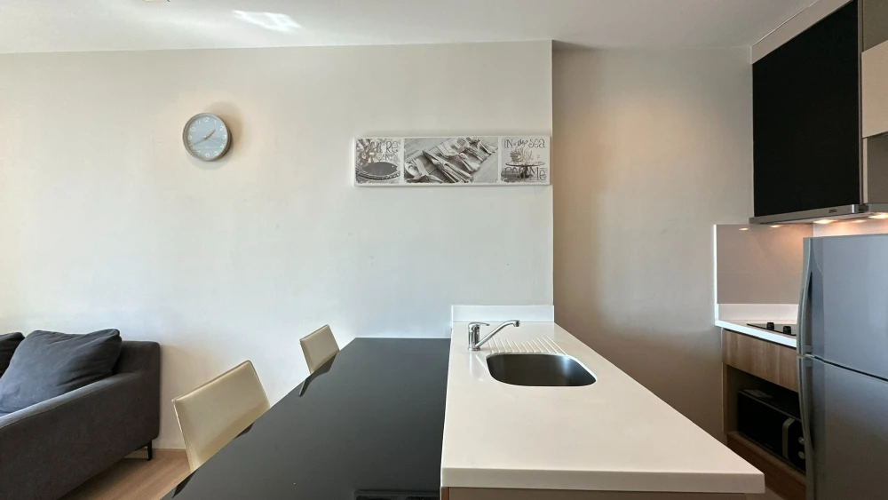 For rent!! Condo Rhythm Sathorn, 25th floor, Building N, fully furnished, ready to move in, don't miss it!!