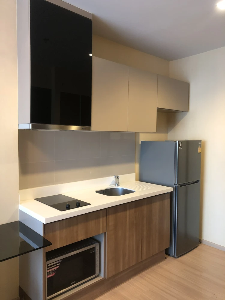 Condo for rent, Rhythm Sathorn, high floor, city view, complete electrical appliances Ready. Don't miss it.
