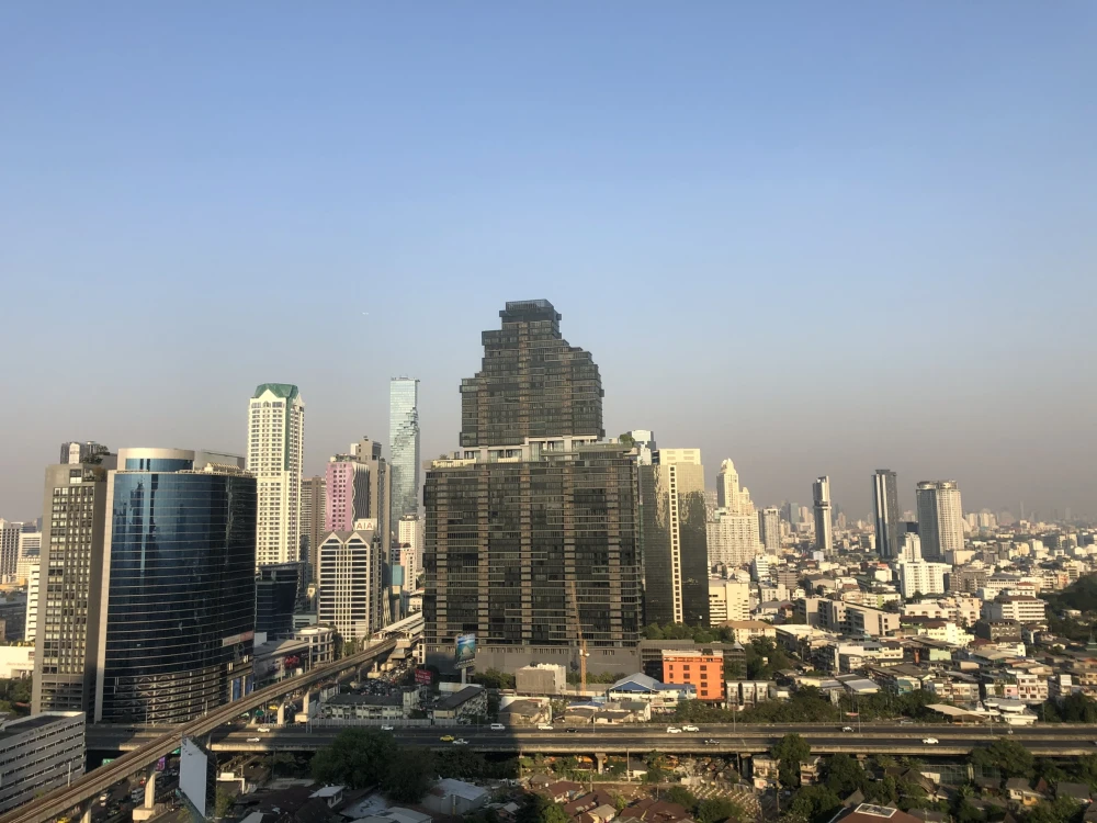 Condo for rent, Rhythm Sathorn, high floor, city view, complete electrical appliances Ready. Don't miss it.