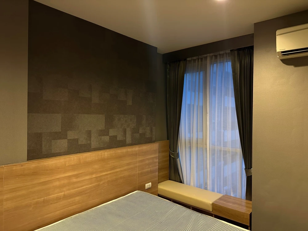 Condo for rent, Rhythm Sathorn, high floor, city view, complete electrical appliances Ready. Don't miss it.
