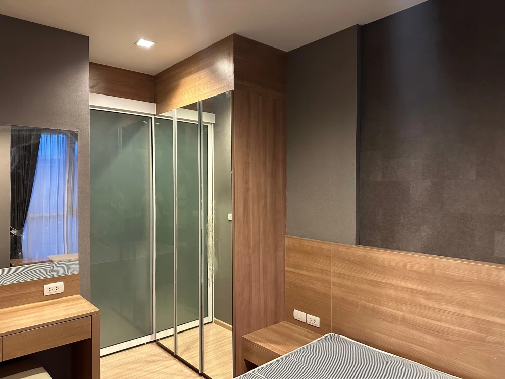 Condo for rent, Rhythm Sathorn, high floor, city view, complete electrical appliances Ready. Don't miss it.