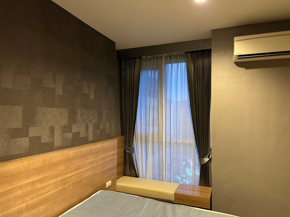 Condo for rent, Rhythm Sathorn, high floor, city view, complete electrical appliances Ready. Don't miss it.