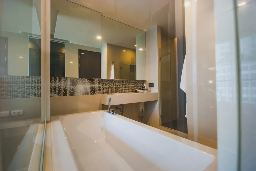 Condo for rent, Rhythm Sukhumvit 44/1, beautiful room, beautifully proportioned room with privacy.