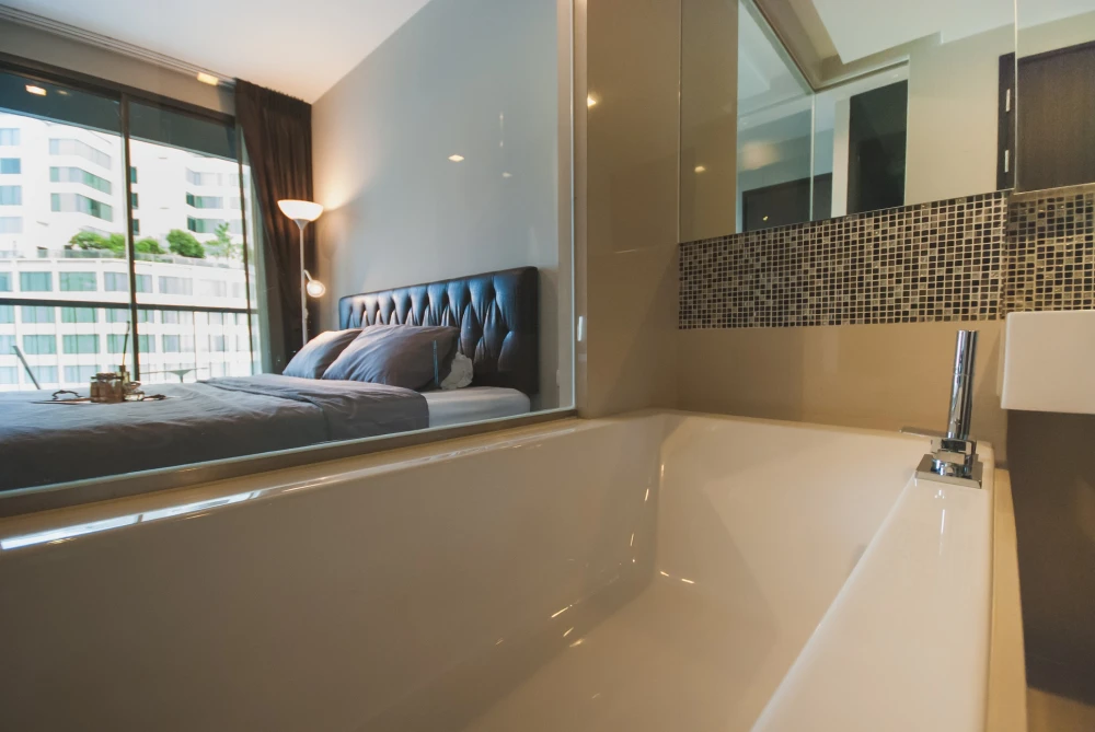Condo for rent, Rhythm Sukhumvit 44/1, beautiful room, beautifully proportioned room with privacy.