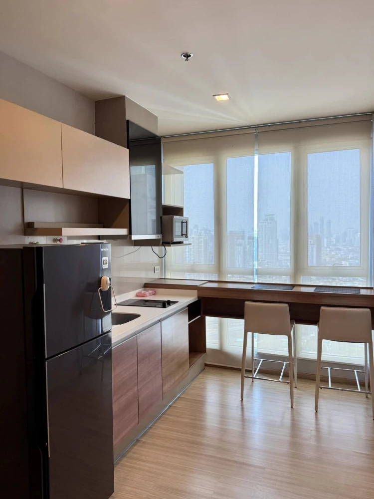 For rent: Condo Rhythm Sukhumvit 50, nice room, lots of usable space, affordable price. You must hurry and reserve now.