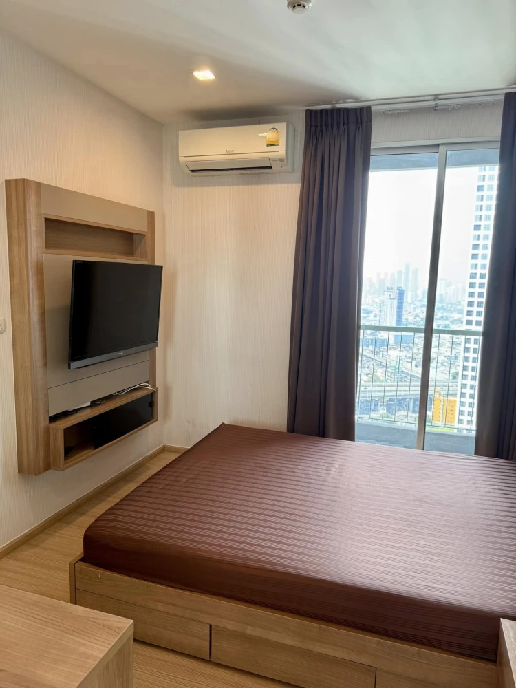 For rent: Condo Rhythm Sukhumvit 50, nice room, lots of usable space, affordable price. You must hurry and reserve now.