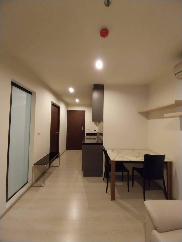 Condo for rent, Rhythm Asoke, get the morning sun, new furniture, good location, convenient transportation, don't wait, hurry up