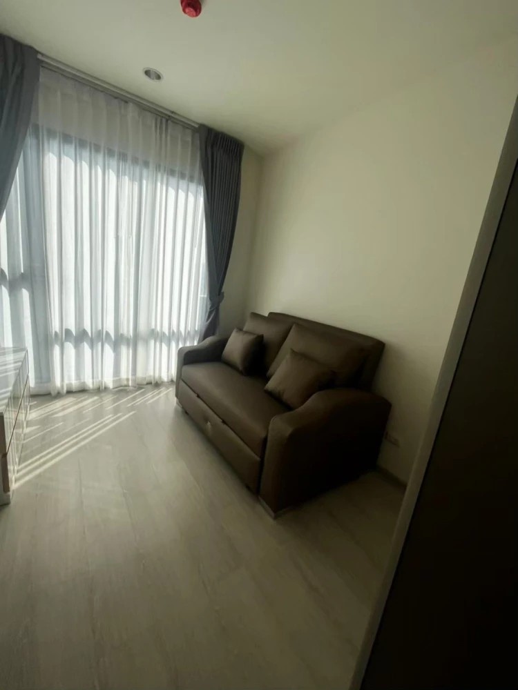 Condo for rent, Rhythm Asoke, get the morning sun, new furniture, good location, convenient transportation, don't wait, hurry up
