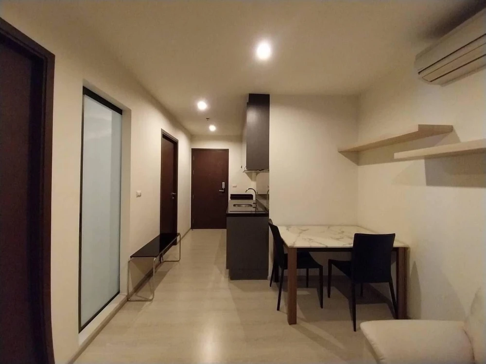 Condo for rent, Rhythm Asoke, get the morning sun, new furniture, good location, convenient transportation, don't wait, hurry up