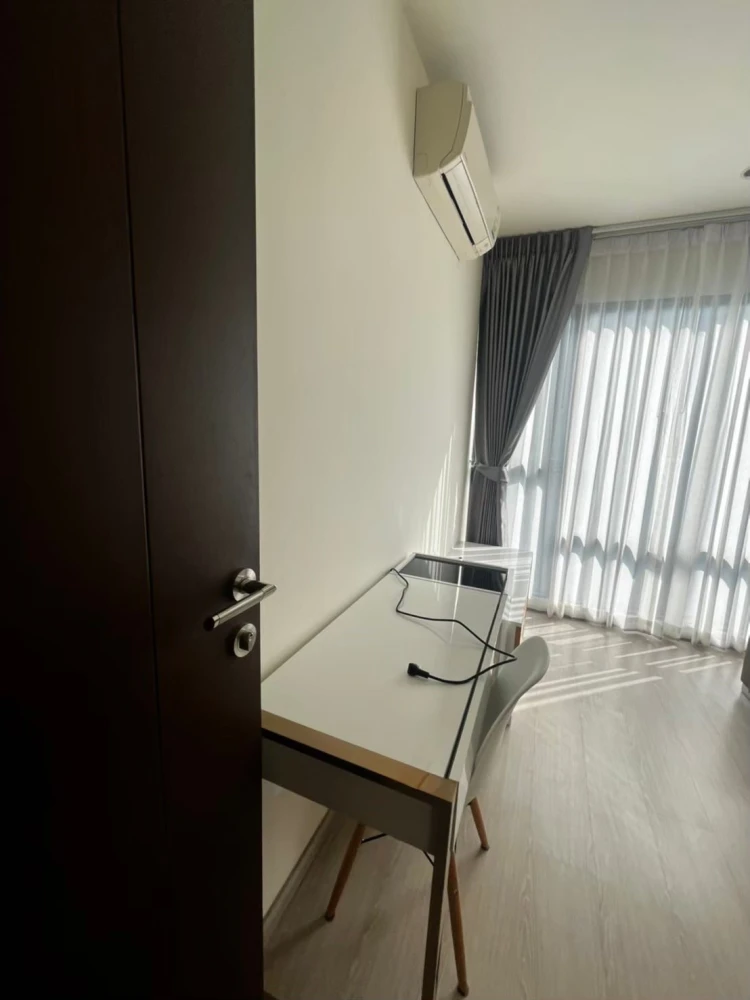 Condo for rent, Rhythm Asoke, get the morning sun, new furniture, good location, convenient transportation, don't wait, hurry up