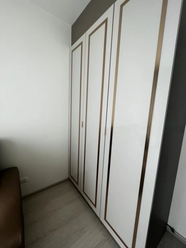 Condo for rent, Rhythm Asoke, get the morning sun, new furniture, good location, convenient transportation, don't wait, hurry up