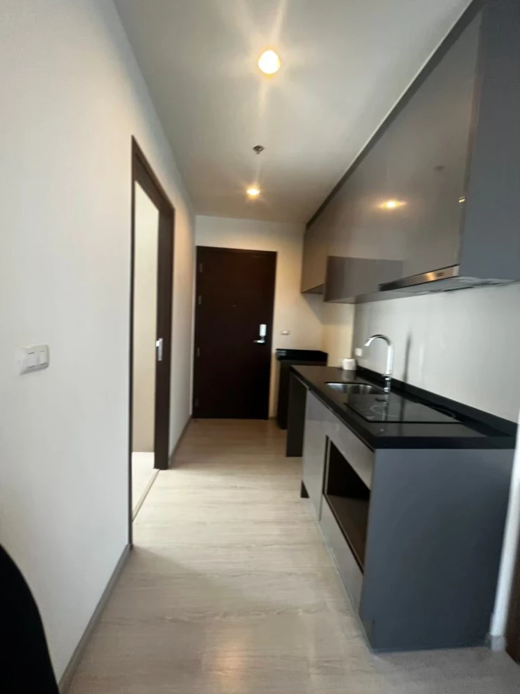 Condo for rent, Rhythm Asoke, get the morning sun, new furniture, good location, convenient transportation, don't wait, hurry up