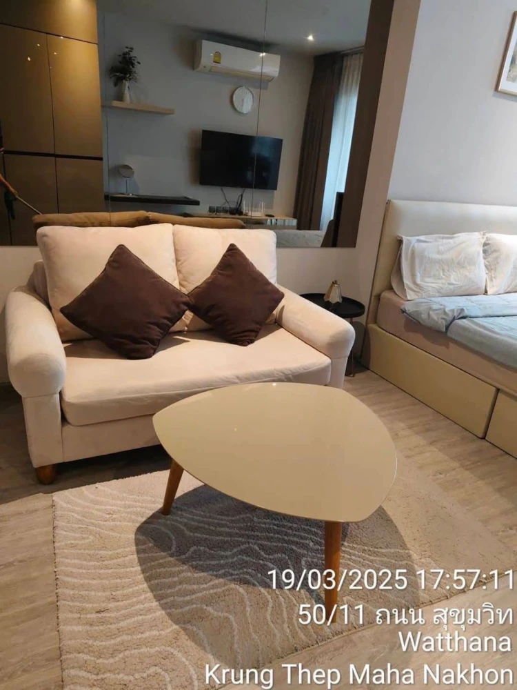 For rent!! Condo Rhythm Ekkamai, 24th floor, complete furniture and appliances, nice room, good location, don't miss it!!