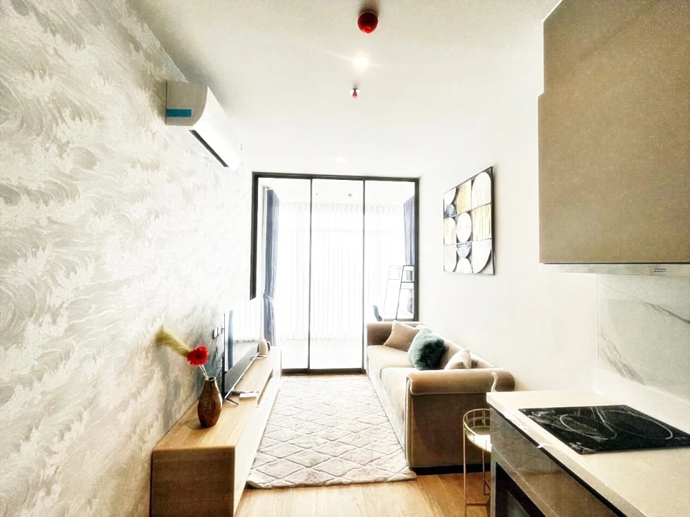 For rent!! Rhythm Ekkamai Estate Condo, 18th floor, beautiful room, fully furnished, ready to move in! Reserve now!!