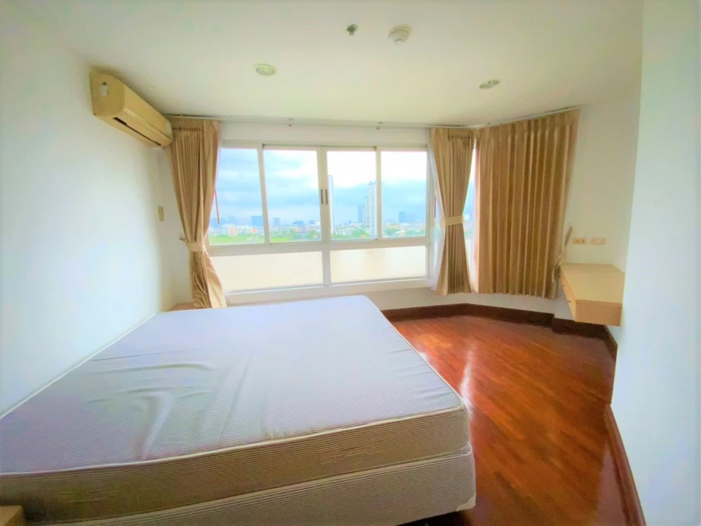 Condo for rent River Heaven (Charoen Krung 76/1) large room, comfortable, good usable space. You must hurry to reserve now.