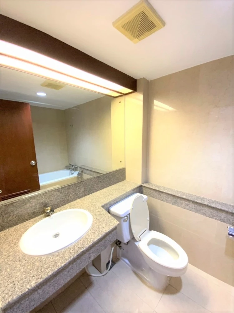 Condo for rent River Heaven (Charoen Krung 76/1) large room, comfortable, good usable space. You must hurry to reserve now.