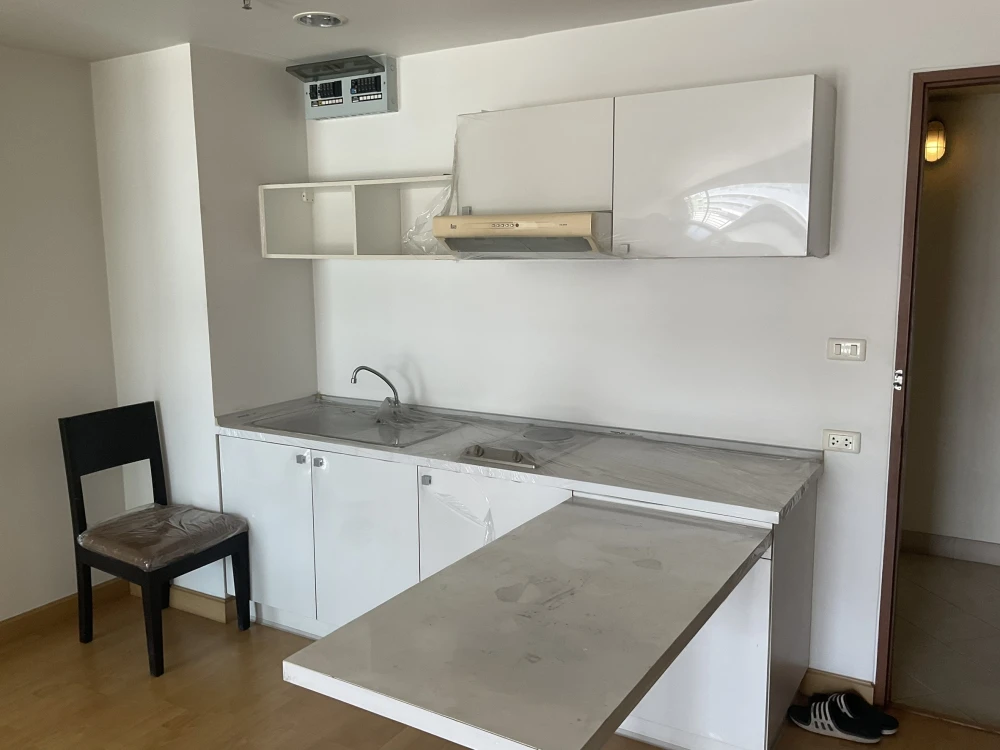 For rent!! Condo Resort Ta Yen Akat, 6th floor, Building A, good location condo, convenient transportation, ready to move in, don't miss it!!