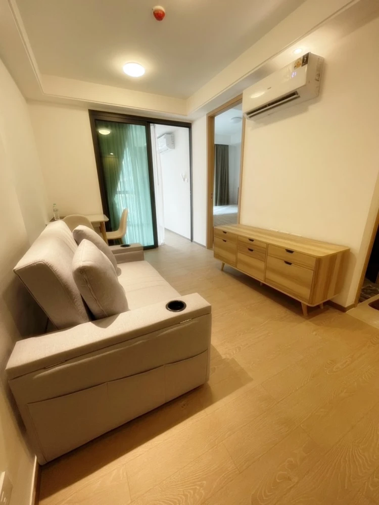 For rent!! Condo Regal Srinakarin 40, 4th floor, Building B, swimming pool view, fully furnished, good price, ready to move in, book now!!
