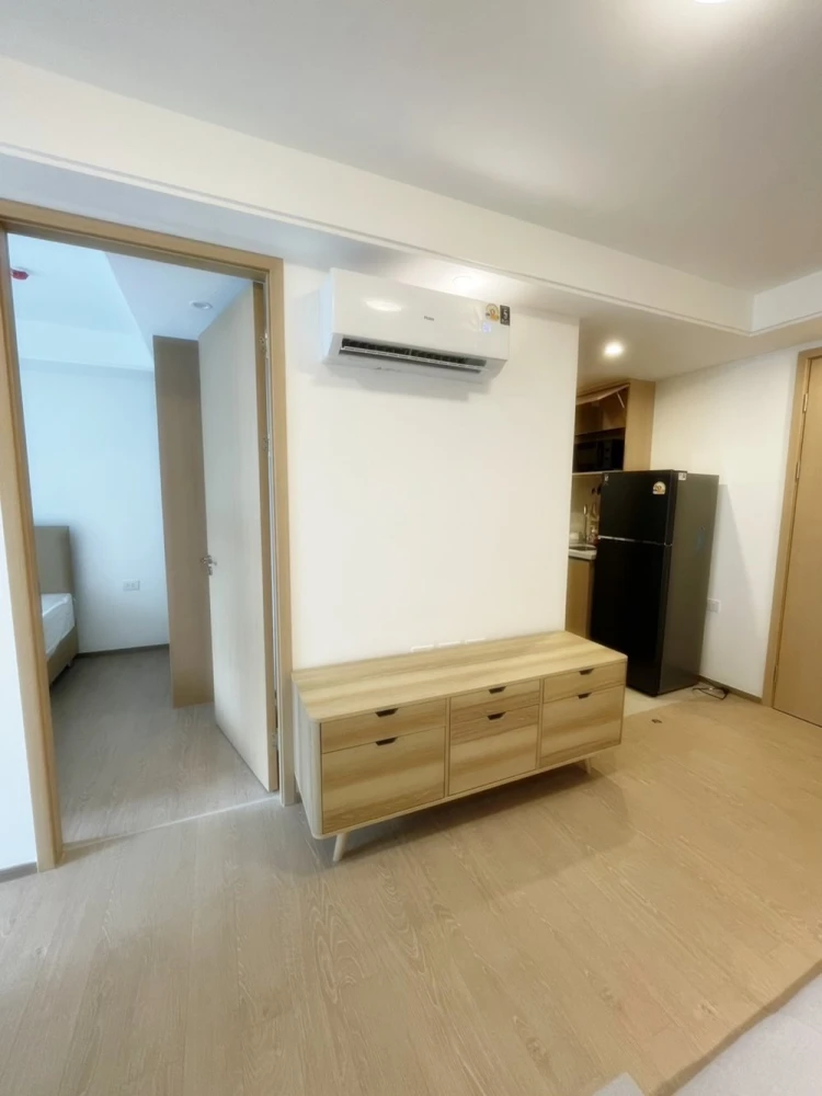 For rent!! Condo Regal Srinakarin 40, 4th floor, Building B, swimming pool view, fully furnished, good price, ready to move in, book now!!