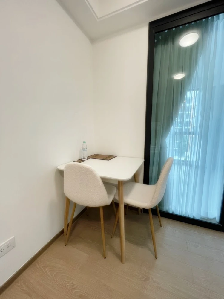 For rent!! Condo Regal Srinakarin 40, 4th floor, Building B, swimming pool view, fully furnished, good price, ready to move in, book now!!