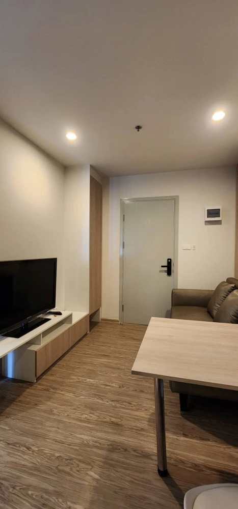 Condo for rent, Regent Home Wutthakat, high floor unit, fully furnished, complete amenities. Book now!