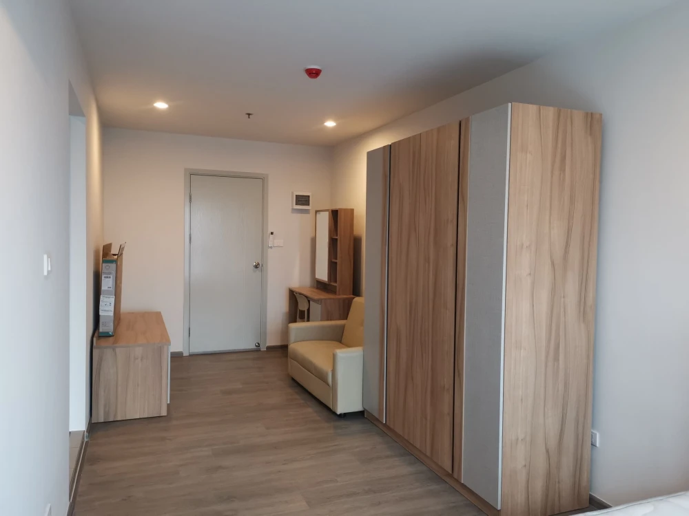 Condo for rent: Regent Home Wutthakat. Ready to move in. Fully furnished. Come and reserve now. Don't miss out!