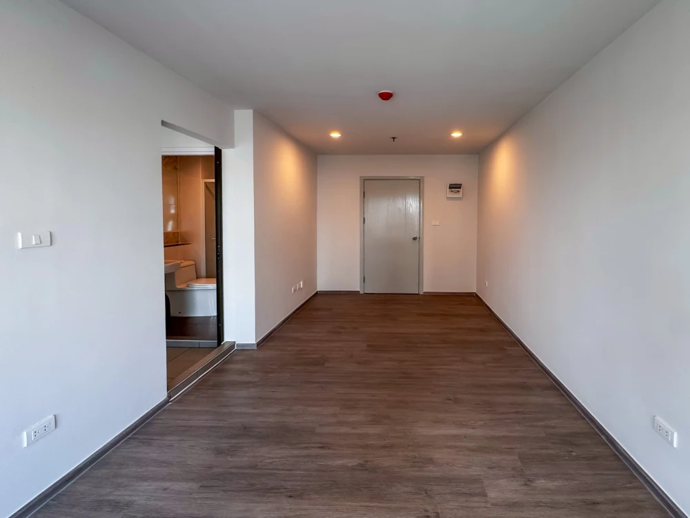 Condo for rent, Regent Home Wutthakat. Spacious and comfortable, easy to maintain. Book now!!