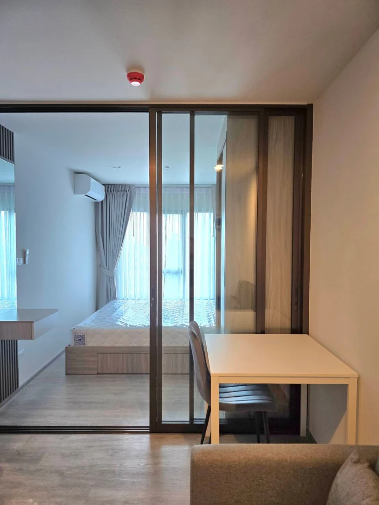 Condo for rent, Regent Home Wutthakat, high floor, city view, ready to move in, built-in furniture throughout the room. You must hurry to reserve.