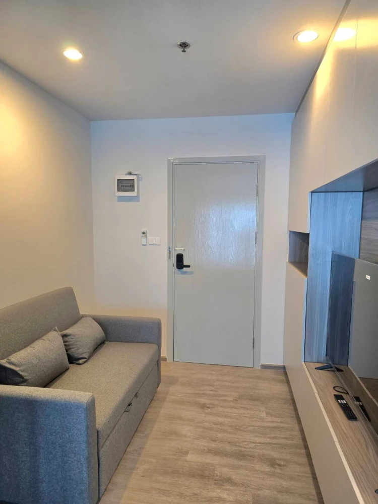 Condo for rent, Regent Home Wutthakat, high floor, city view, ready to move in, built-in furniture throughout the room. You must hurry to reserve.