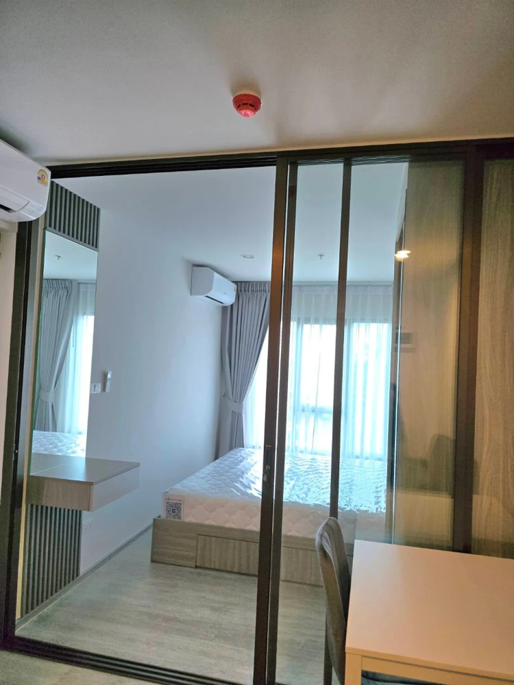 Condo for rent, Regent Home Wutthakat, high floor, city view, ready to move in, built-in furniture throughout the room. You must hurry to reserve.