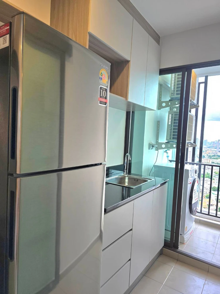 Condo for rent, Regent Home Wutthakat, high floor, city view, ready to move in, built-in furniture throughout the room. You must hurry to reserve.