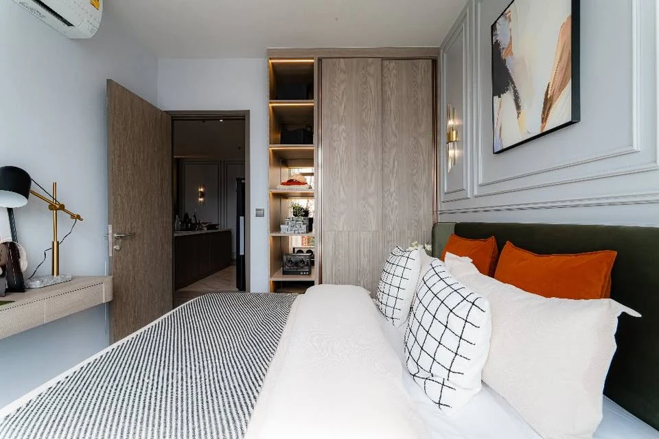 For rent: Rhythm Ekkamai Estate 63 condo. Beautifully decorated, luxurious and very livable. Don't miss out!