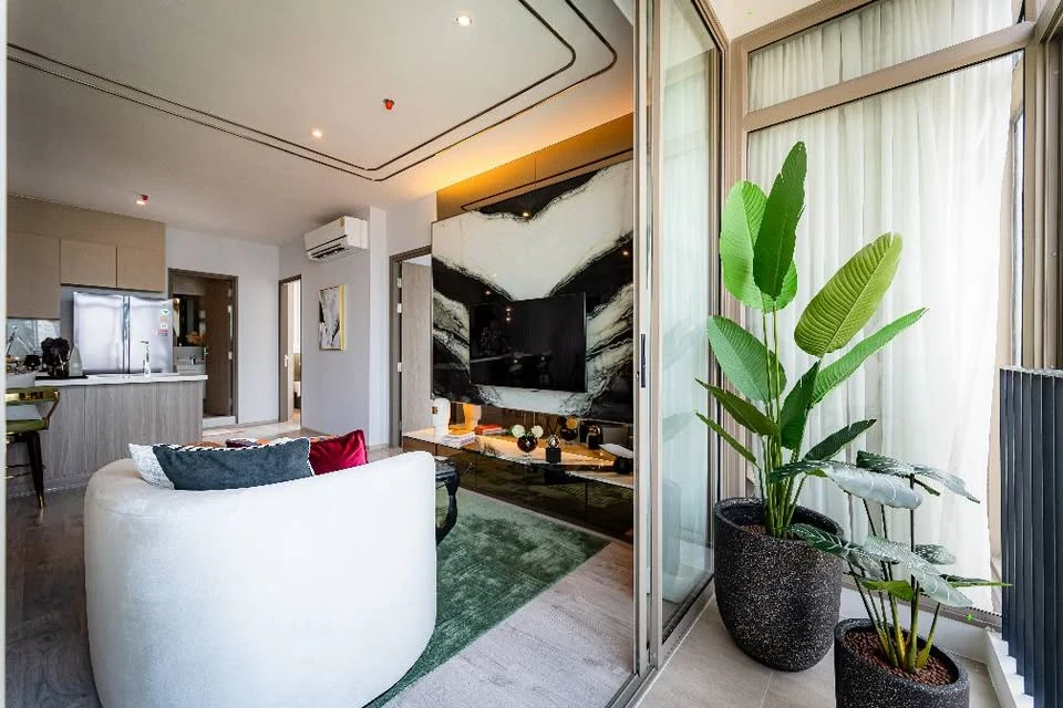 For rent: Rhythm Ekkamai Estate 63 condo. Beautifully decorated, luxurious and very livable. Don't miss out!