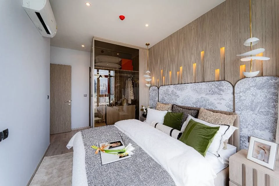 For rent: Rhythm Ekkamai Estate 63 condo. Beautifully decorated, luxurious and very livable. Don't miss out!