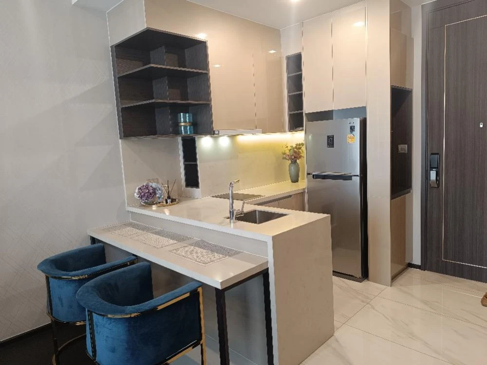 For rent!! Condo Lavic Sukhumvit 57, 19th floor, corner room, fully furnished, ready to move in, hurry up and book now!!
