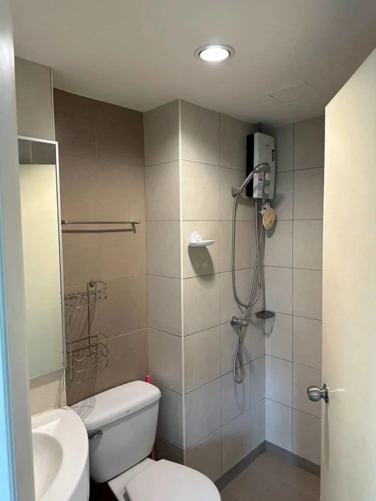 For rent!! Lumpini Condo Town Ramintra-Nawamin, 2nd floor, Building D. Beautifully decorated, ready to move in. Don't miss out!!