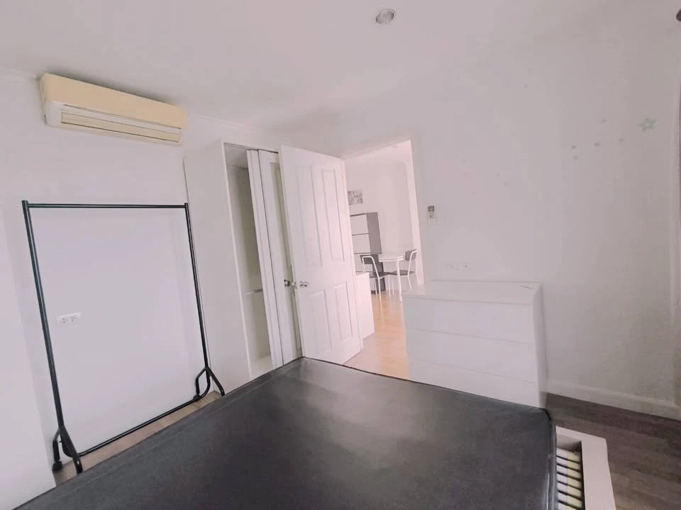 Condo for rent, Lumpini Rama 4 Kluaynamthai. Ready to move in, fully furnished with appliances. Spacious area. Book now, don't miss out!